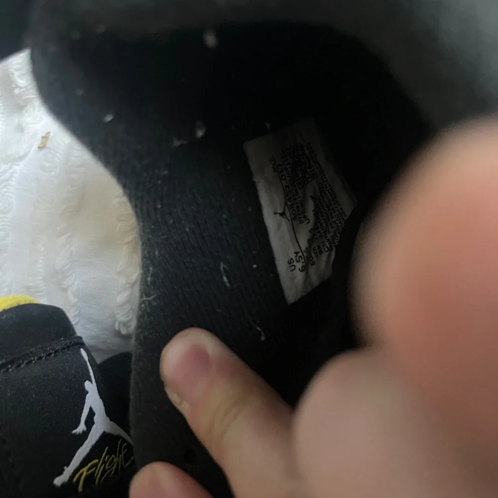 Jordan 4 thunders - Picture 4 of 4